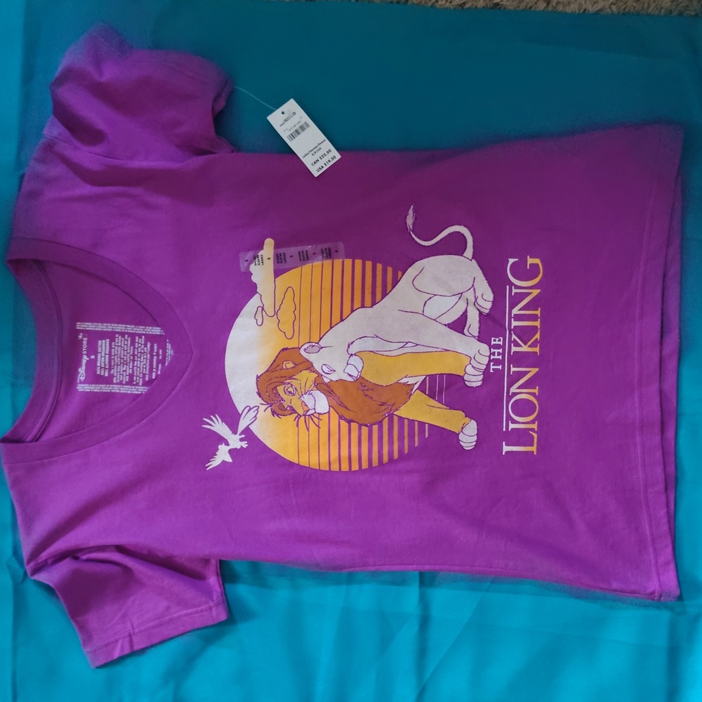 Disney Store Lion King Purple Ladies Size Small Short Sleeve Tshirt NWT - Picture 1 of 4